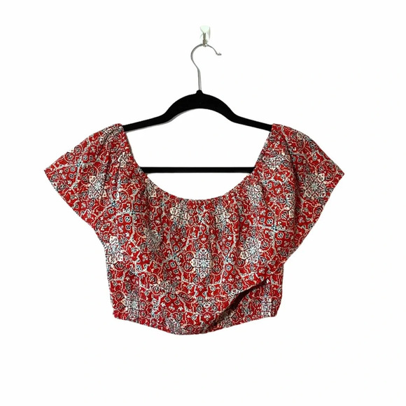 Hollister Red Geometric Print Off the Shoulder Ruffle Cropped Top Small Women’s - Picture 1 of 11